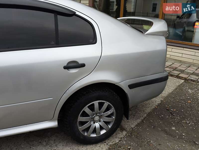 Ліфтбек Skoda Octavia 2003 в Надвірній