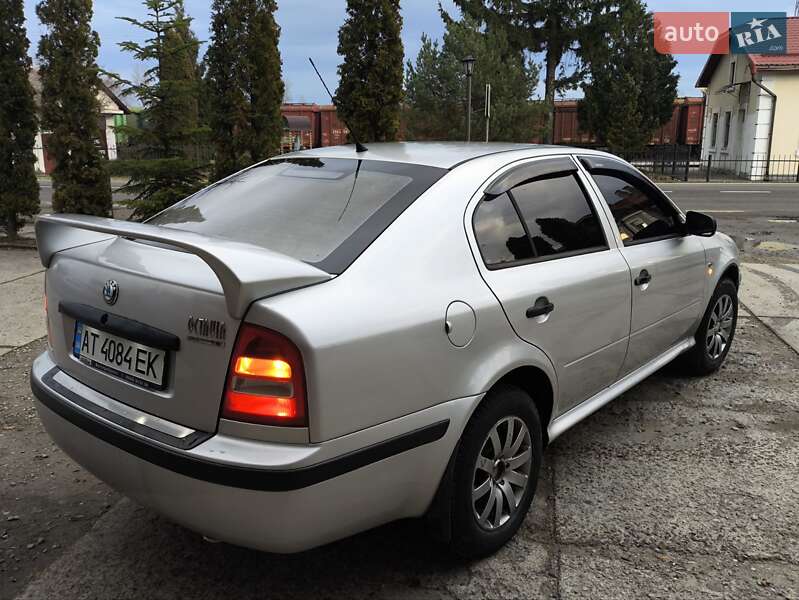 Ліфтбек Skoda Octavia 2003 в Надвірній