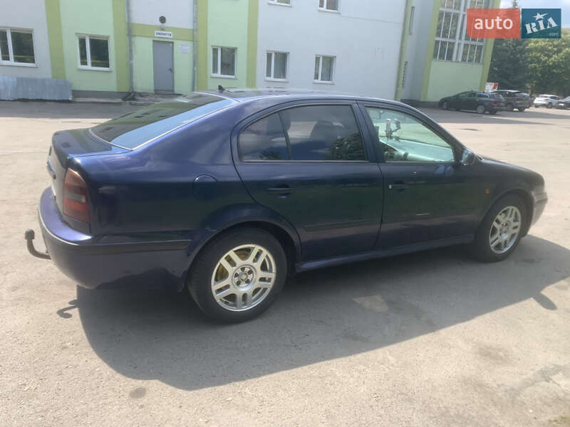 Ліфтбек Skoda Octavia 1998 в Рівному