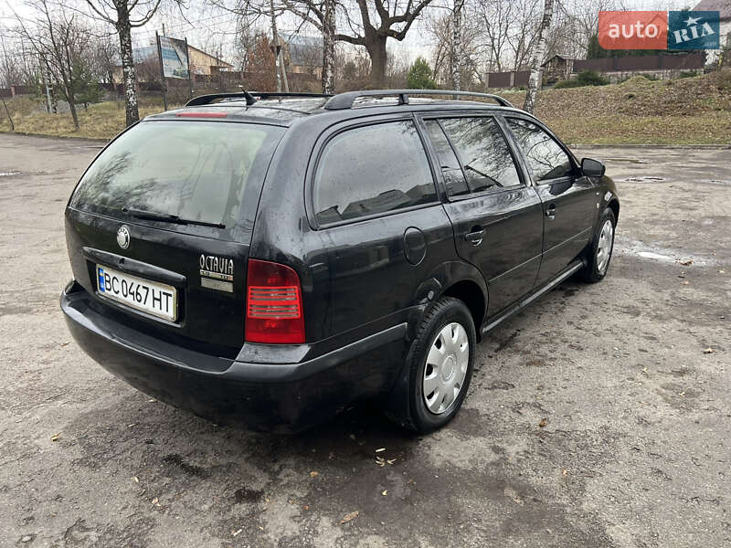 Універсал Skoda Octavia 2003 в Золочеві
