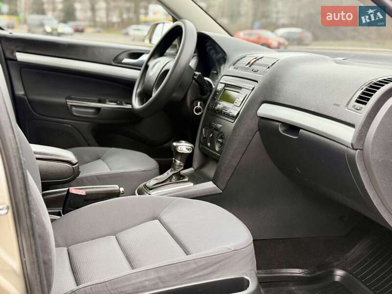 Ліфтбек Skoda Octavia 2005 в Львові
