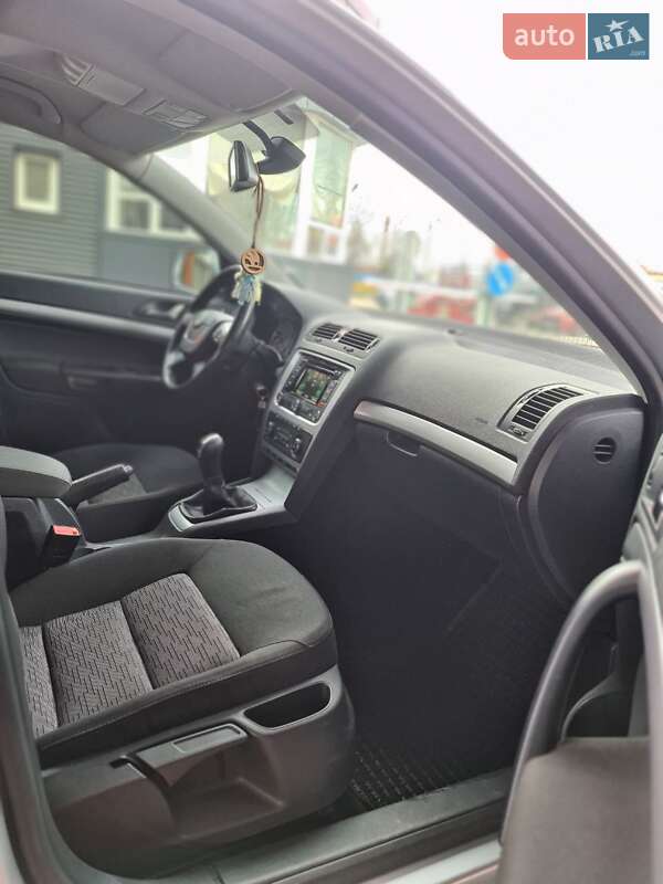 Універсал Skoda Octavia 2013 в Житомирі