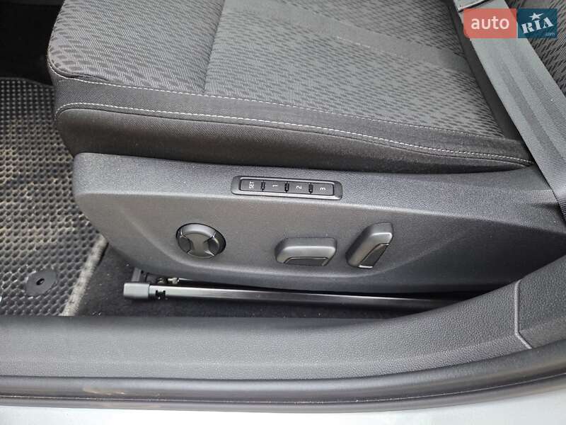 Універсал Skoda Octavia 2020 в Дніпрі