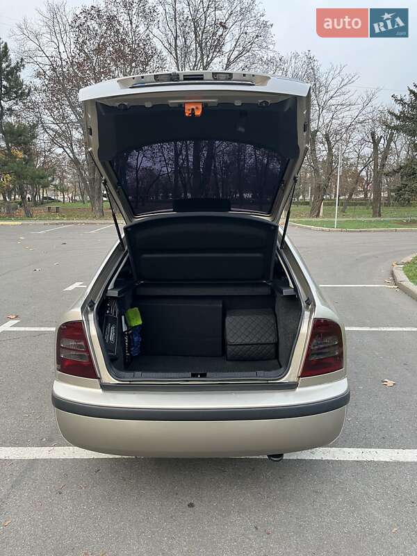 Лифтбек Skoda Octavia 2005 в Николаеве