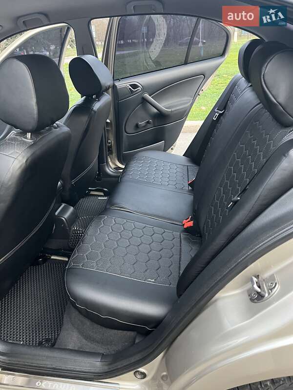 Лифтбек Skoda Octavia 2005 в Николаеве