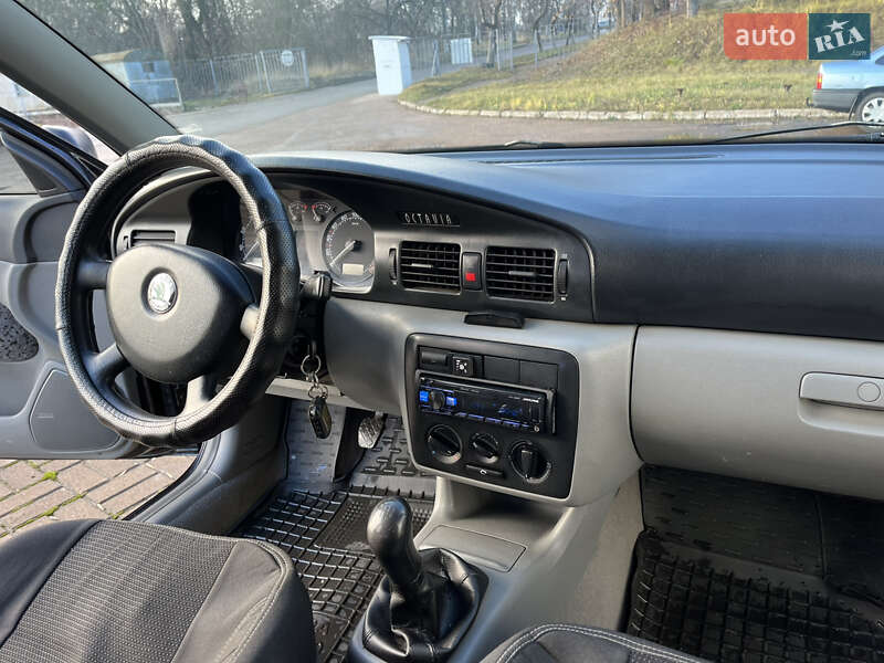 Ліфтбек Skoda Octavia 2004 в Чернігові