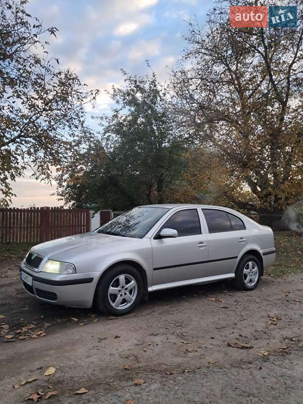 Лифтбек Skoda Octavia 2002 в Виннице