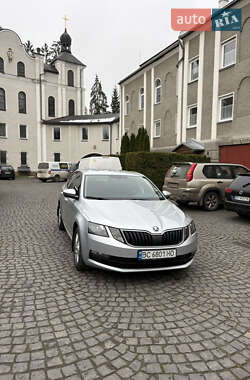 Лифтбек Skoda Octavia 2019 в Львове