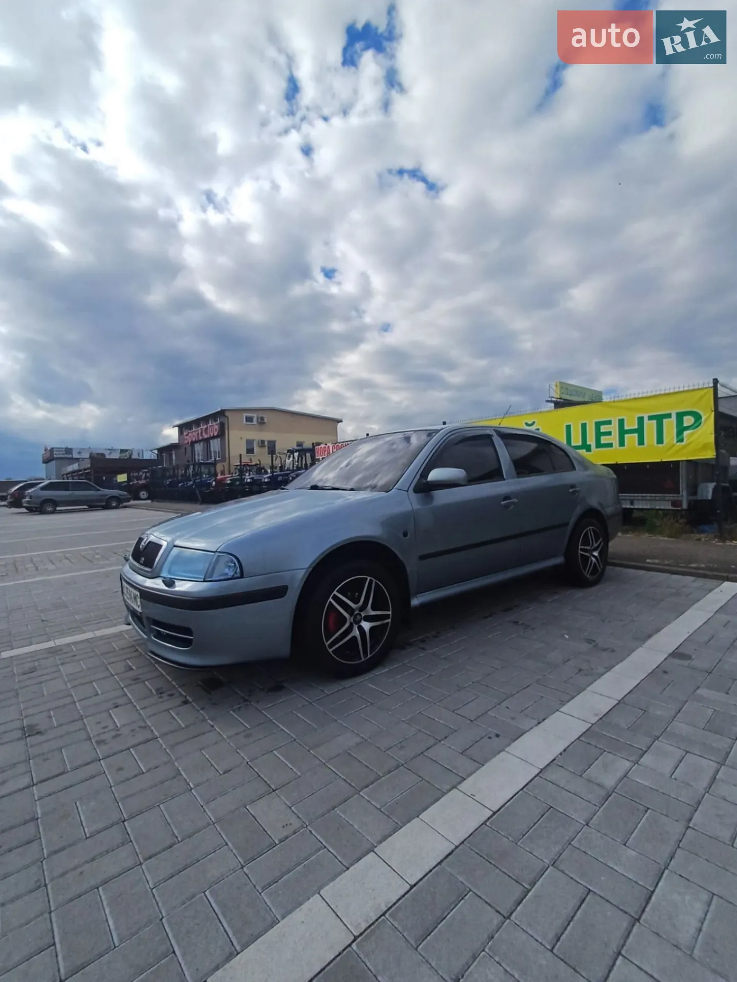 Skoda Octavia 2004 VIN TMBDX11U242904320 фото оголошення 10 з 17