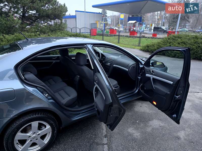 Ліфтбек Skoda Octavia 2006 в Полтаві