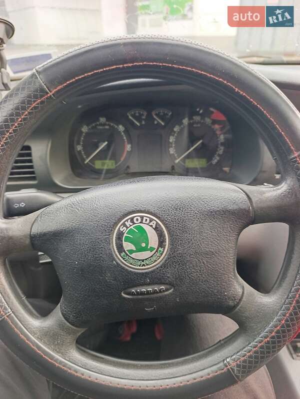 Лифтбек Skoda Octavia 2003 в Кременчуге