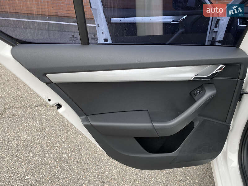 Лифтбек Skoda Octavia 2015 в Киеве фото 29 Лифтбек Skoda Octavia 2015 в Киеве