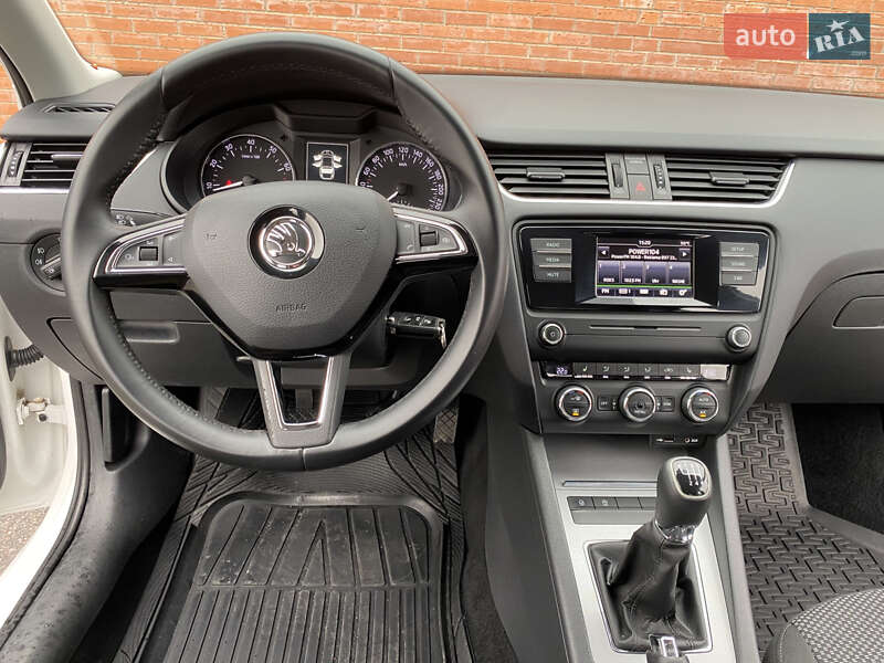 Лифтбек Skoda Octavia 2015 в Киеве фото 39 Лифтбек Skoda Octavia 2015 в Киеве