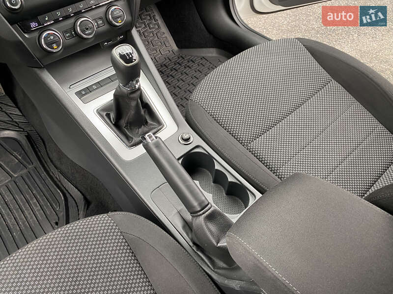 Лифтбек Skoda Octavia 2015 в Киеве фото 43 Лифтбек Skoda Octavia 2015 в Киеве