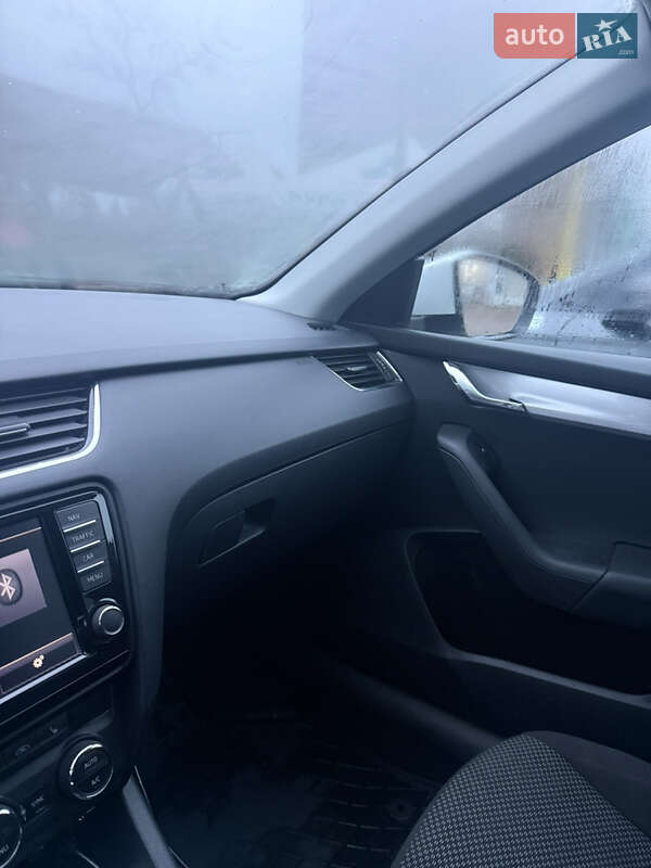 Универсал Skoda Octavia 2015 в Коростене