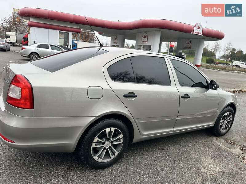 Ліфтбек Skoda Octavia 2009 в Дніпрі