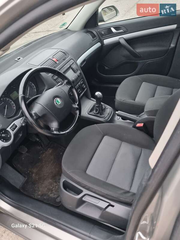 Универсал Skoda Octavia 2008 в Нетешине