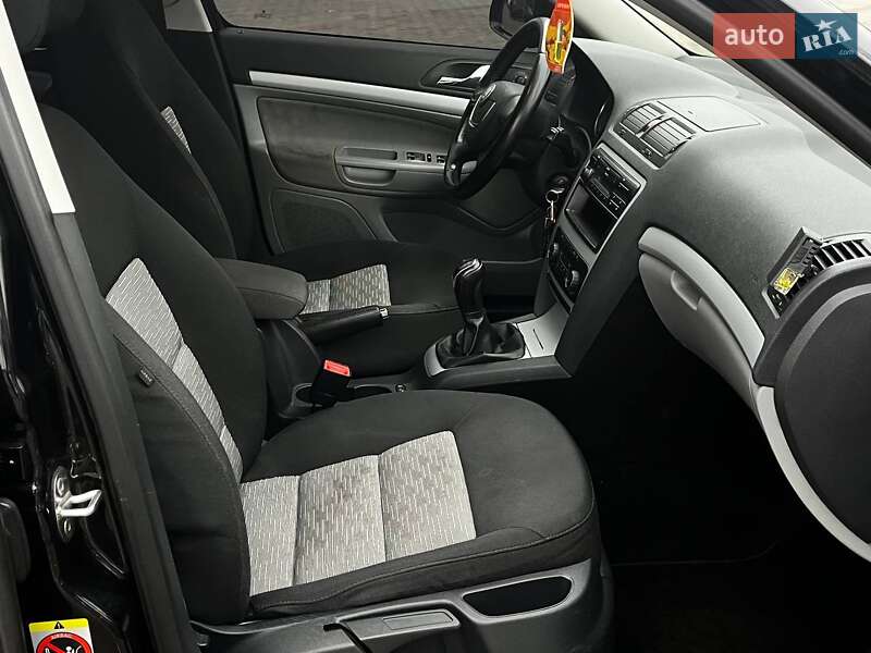 Універсал Skoda Octavia 2010 в Дніпрі