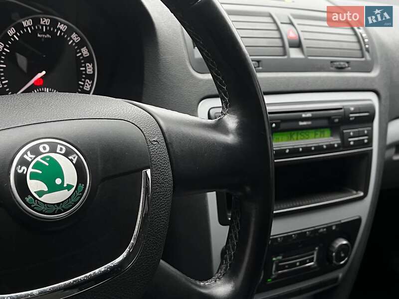Універсал Skoda Octavia 2010 в Дніпрі