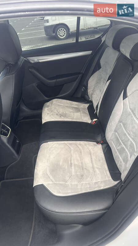 Лифтбек Skoda Octavia 2014 в Черновцах