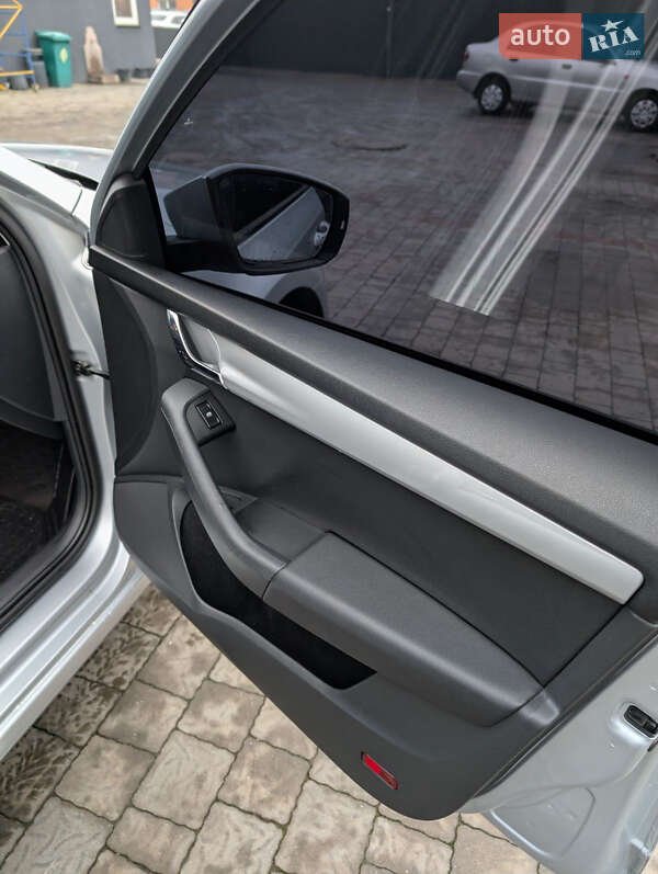 Лифтбек Skoda Octavia 2015 в Мукачево