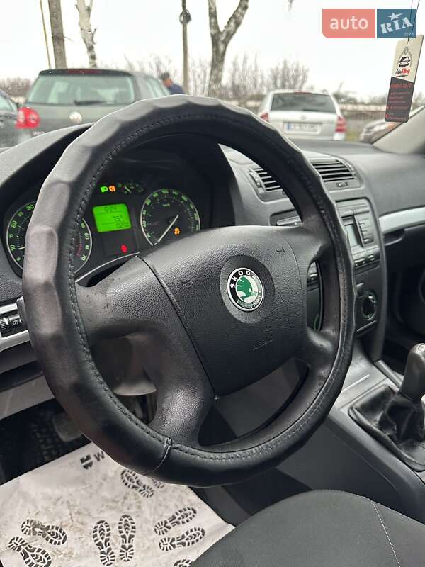 Лифтбек Skoda Octavia 2008 в Смеле