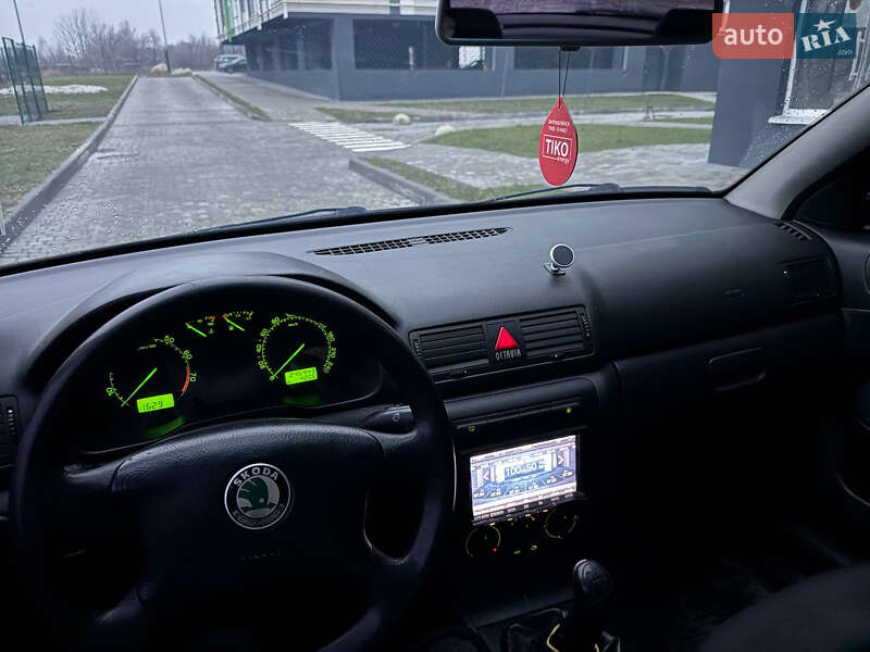 Лифтбек Skoda Octavia 2008 в Шептицькому