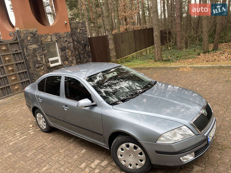 Лифтбек Skoda Octavia 2006 в Новояворовске