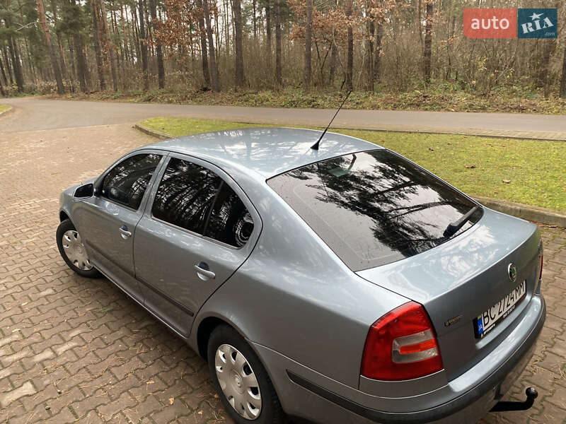 Лифтбек Skoda Octavia 2006 в Новояворовске