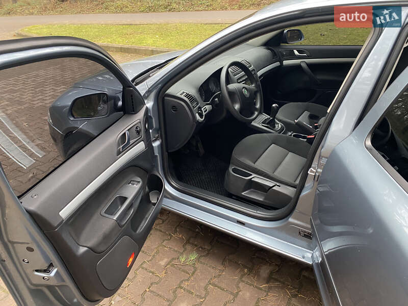 Лифтбек Skoda Octavia 2006 в Новояворовске