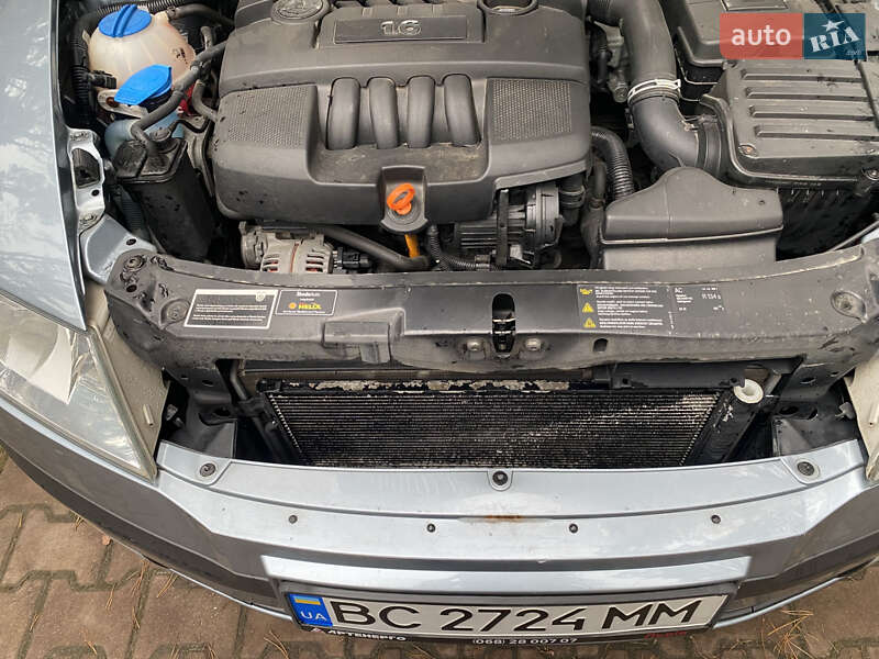 Лифтбек Skoda Octavia 2006 в Новояворовске