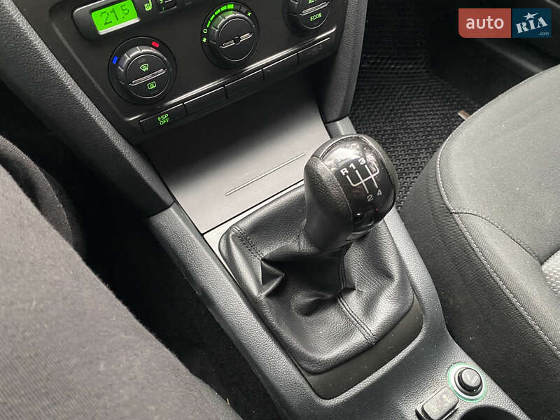 Лифтбек Skoda Octavia 2006 в Новояворовске