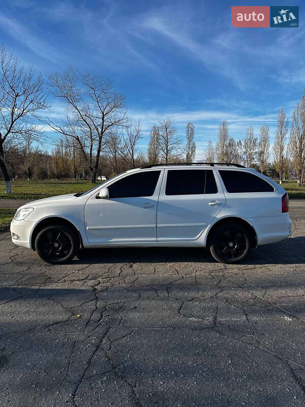 Универсал Skoda Octavia 2011 в Каменском