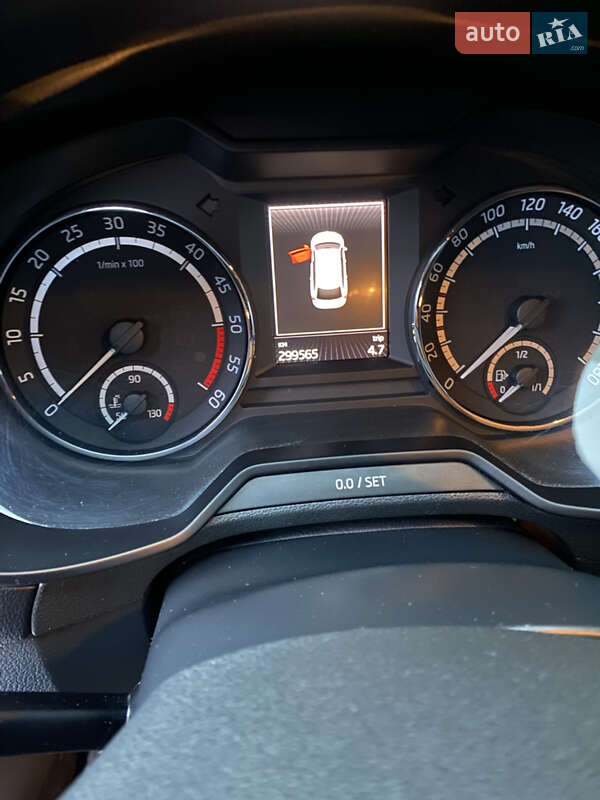 Универсал Skoda Octavia 2015 в Ужгороде