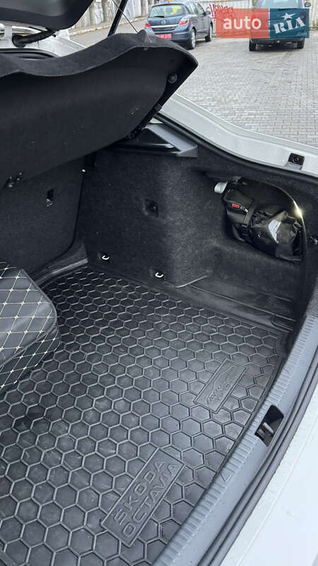 Универсал Skoda Octavia 2019 в Киеве