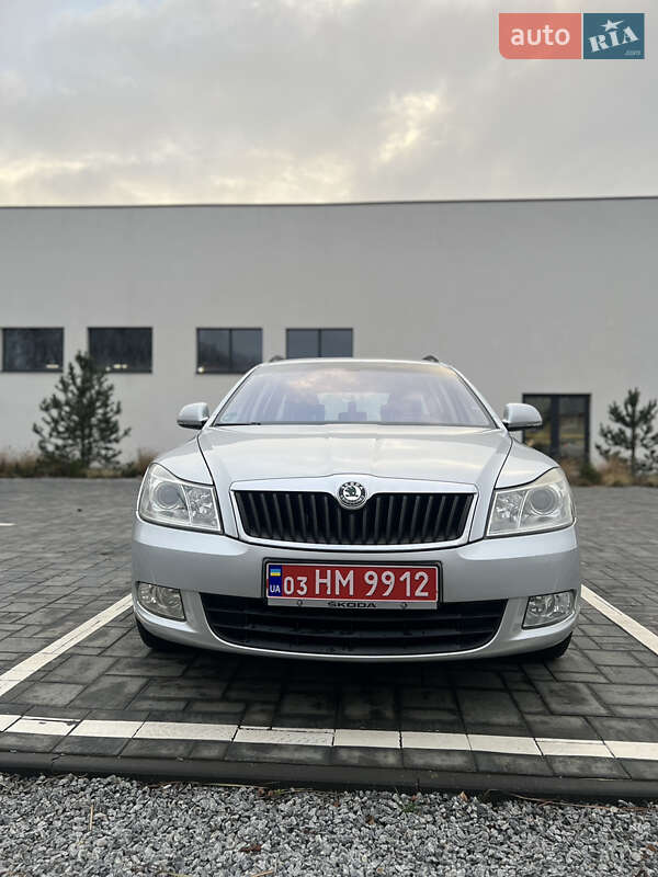 Универсал Skoda Octavia 2010 в Луцке