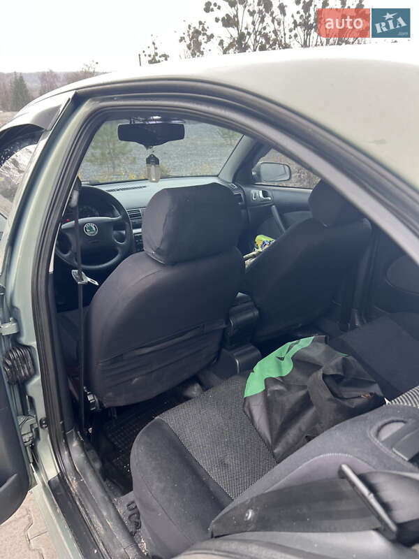 Лифтбек Skoda Octavia 2002 в Золочеве