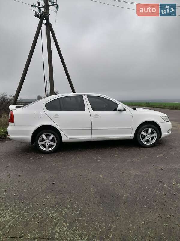 Лифтбек Skoda Octavia 2011 в Кропивницком