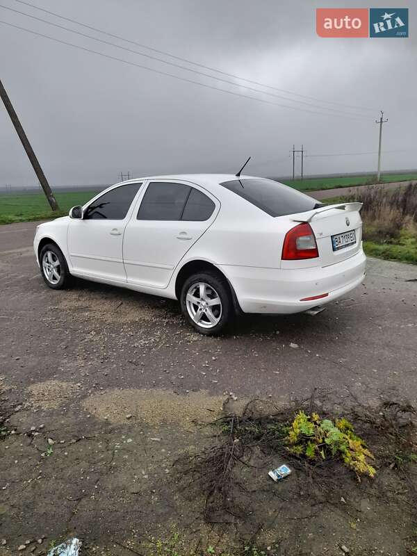 Лифтбек Skoda Octavia 2011 в Кропивницком
