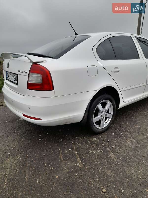 Лифтбек Skoda Octavia 2011 в Кропивницком