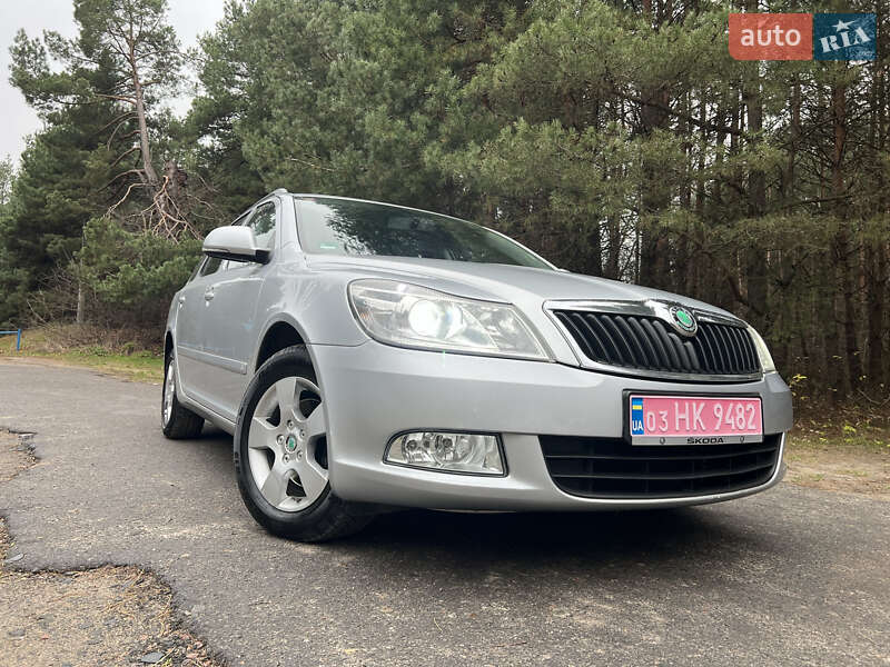 Універсал Skoda Octavia 2010 в Демидівці