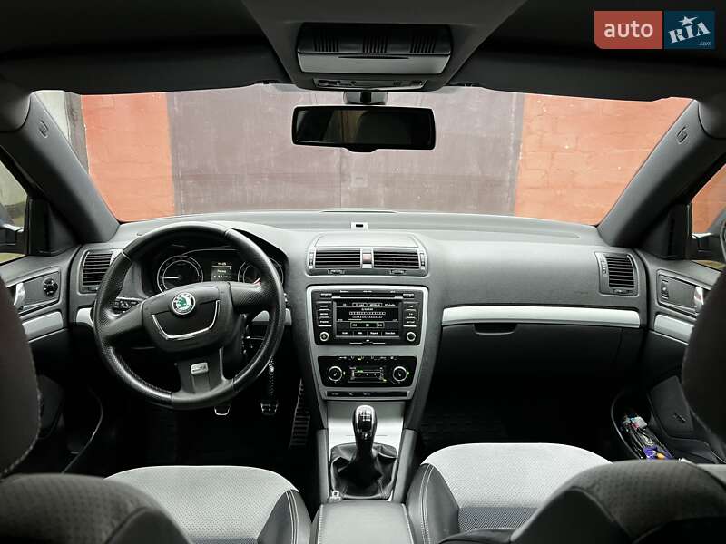 Универсал Skoda Octavia 2010 в Сарнах