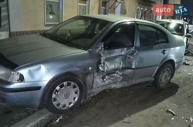 Лифтбек Skoda Octavia 2003 в Житомире