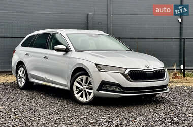 Універсал Skoda Octavia 2022 в Дрогобичі