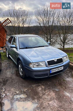 Лифтбек Skoda Octavia 2003 в Кропивницком