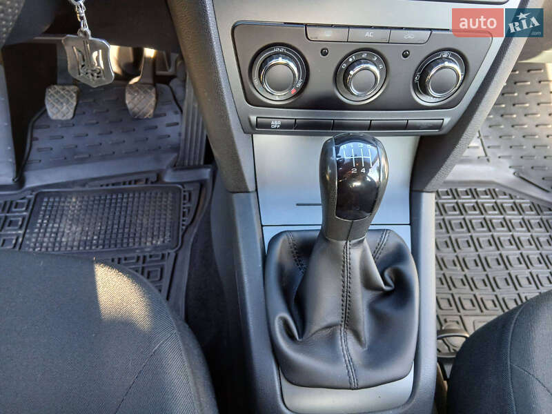 Универсал Skoda Octavia 2009 в Чернигове