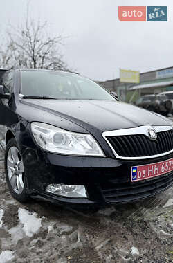 Універсал Skoda Octavia 2010 в Сумах