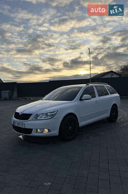 Универсал Skoda Octavia 2012 в Старом Самборе