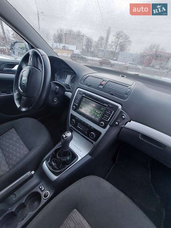 Универсал Skoda Octavia 2010 в Чернигове