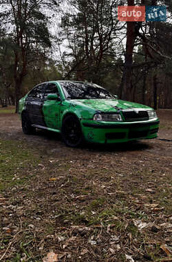 Лифтбек Skoda Octavia 2002 в Днепре